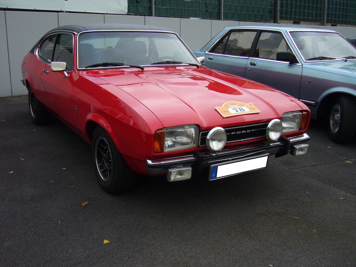 Ford Capri II 1.6GL aus dem Jahr 1976. Im Januar 1974 wurde der Capri II vorgestellt. Mittels einer großen Heckklappe wurde das einst sportliche Coupe zum Kombi-Coupe. Für Vortrieb sorgt beim Capri 1.6 ein Vierzylinderreihenmotor, der aus einem Hubraum von 1593 cm³ eine Leistung von 68 PS oder 72 PS erbringt. Ein solcher Capri II war im Mai 1976 ab DM 13.110,00 zu haben. 6. Saarner Oldtimer Cup am 08.09.2019 in Mülheim an der Ruhr.