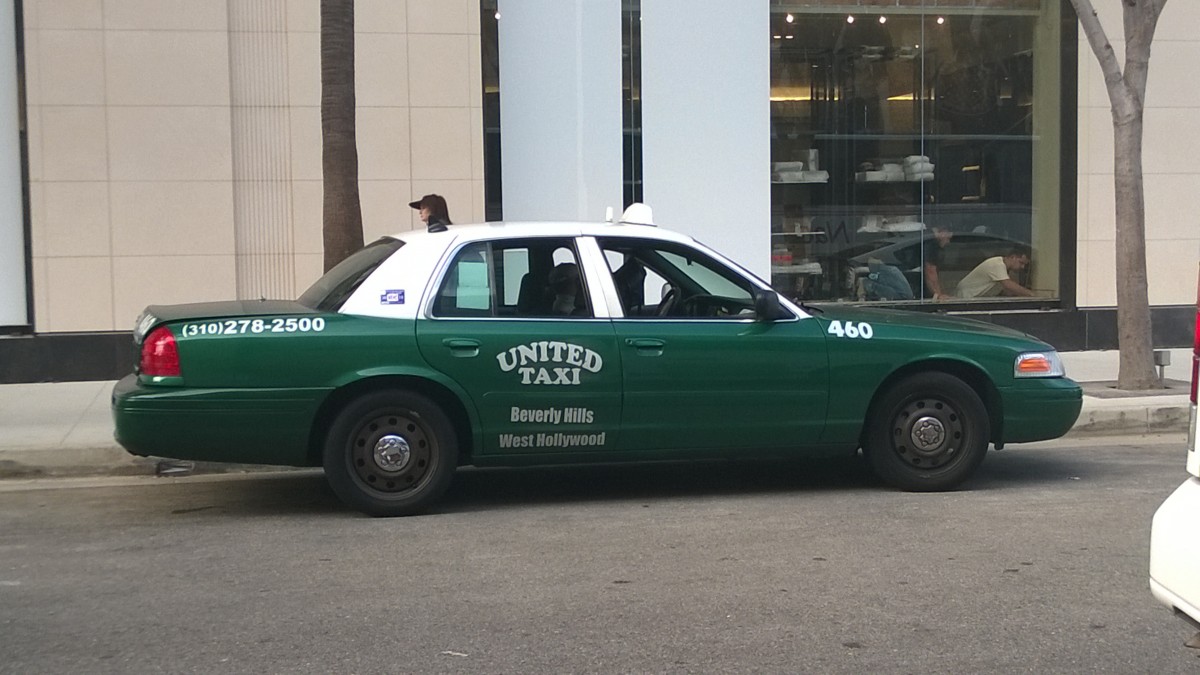 Ford Crown Victoria Cab von United Taxi am West Olympic Blvd/South Rodeo Drive in Los Angeles (CA), USA (Oktober 2014)