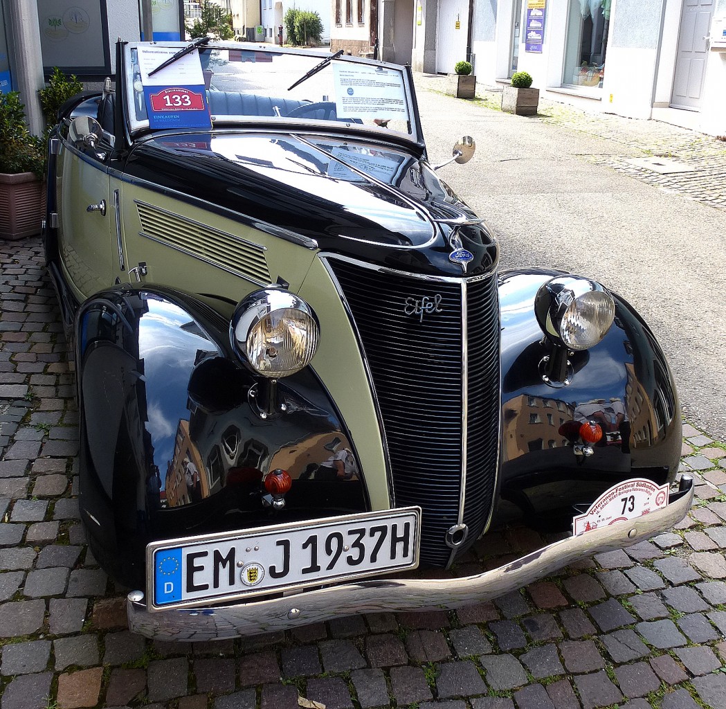 Ford Eifel, Baujahr 1937, mit Sportcabriolet-Karosserie der Firma Glser aus Dresden, Waldkircher Sonntag, Juli 2014