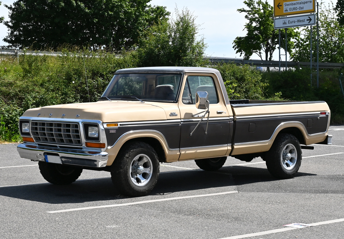 Ford F 250 Ranger Pickup in Euskirchen - 02.06.2022