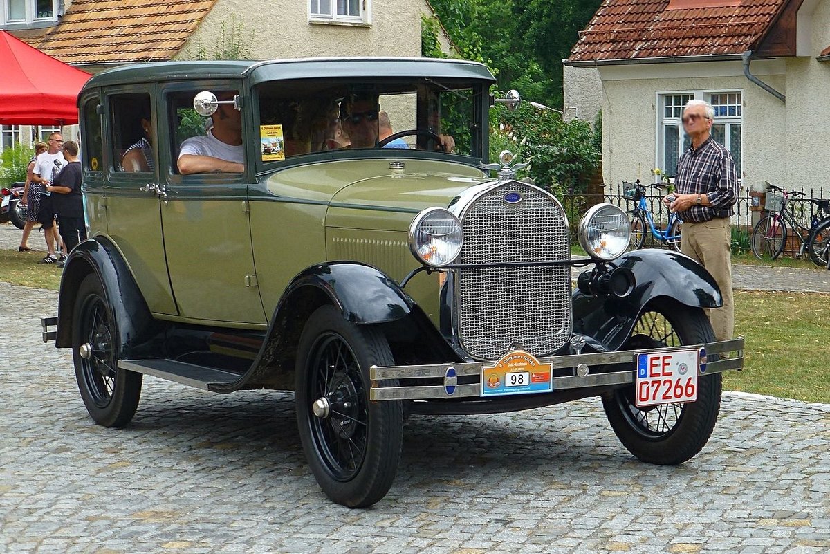 Ford Model A Sedan BJ. 1927 mit Speicheräder 31.07.2016 Oldtimerrallye Doberlug-Kirchhain