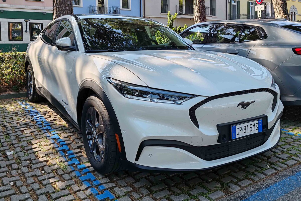 =Ford Mustang Mach-E, 09-2025