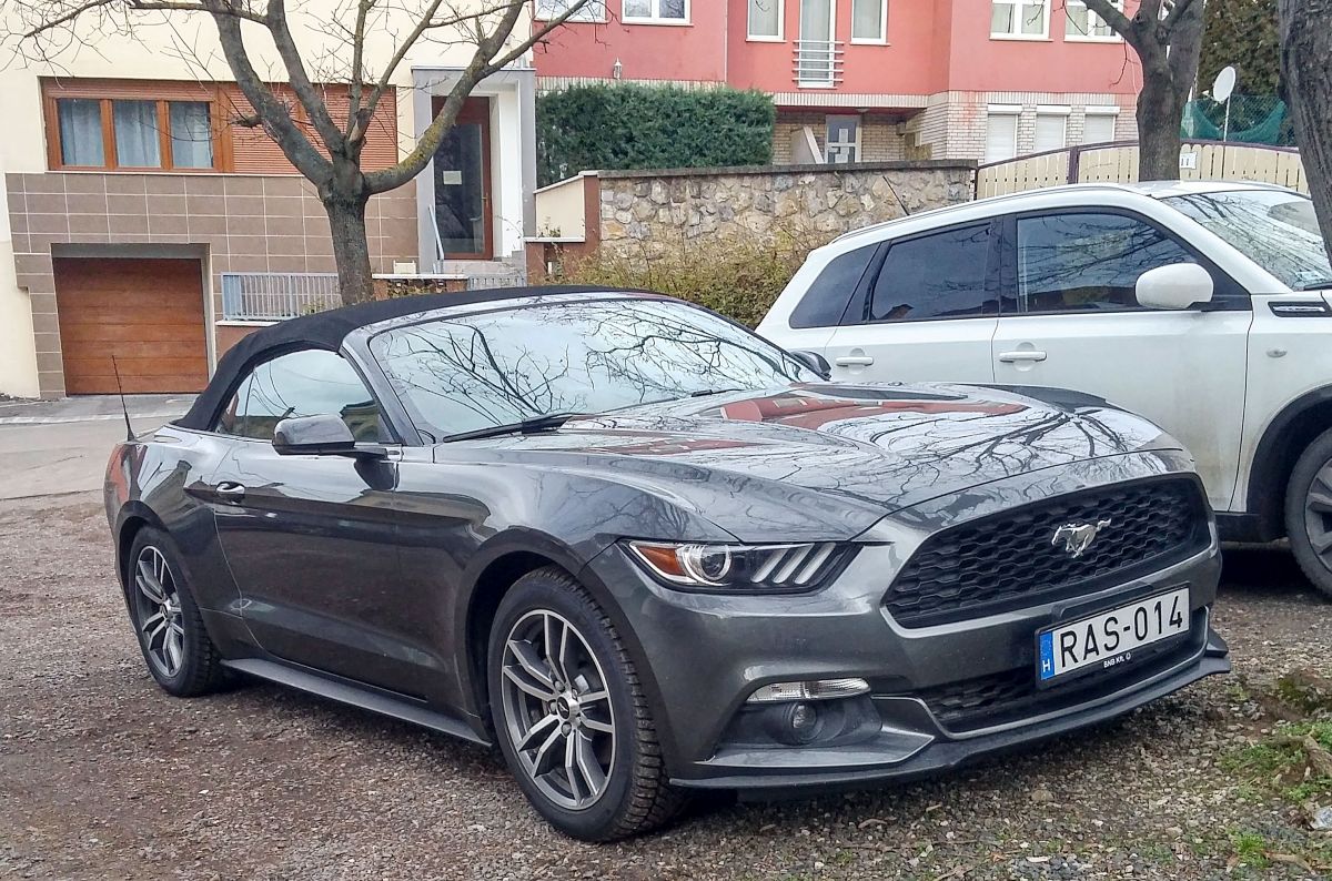 Ford Mustang Mk6 Cabriolet. Aufnahme: 01, 2021.