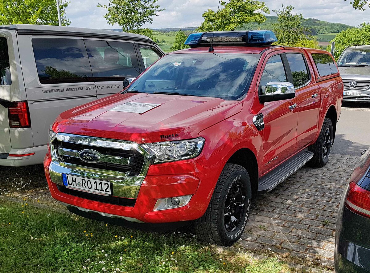 =Ford Ranger der Firma ROTTE, abgestellt auf dem Parkplatzgelände der RettMobil 2022 in Fulda, 05-2022