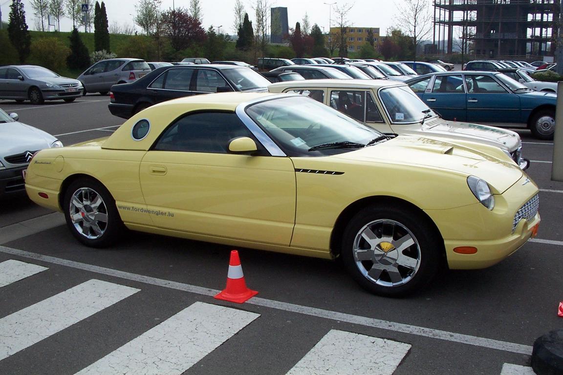 Ford Thunderbird am 21.04.2002 in Luxembourg