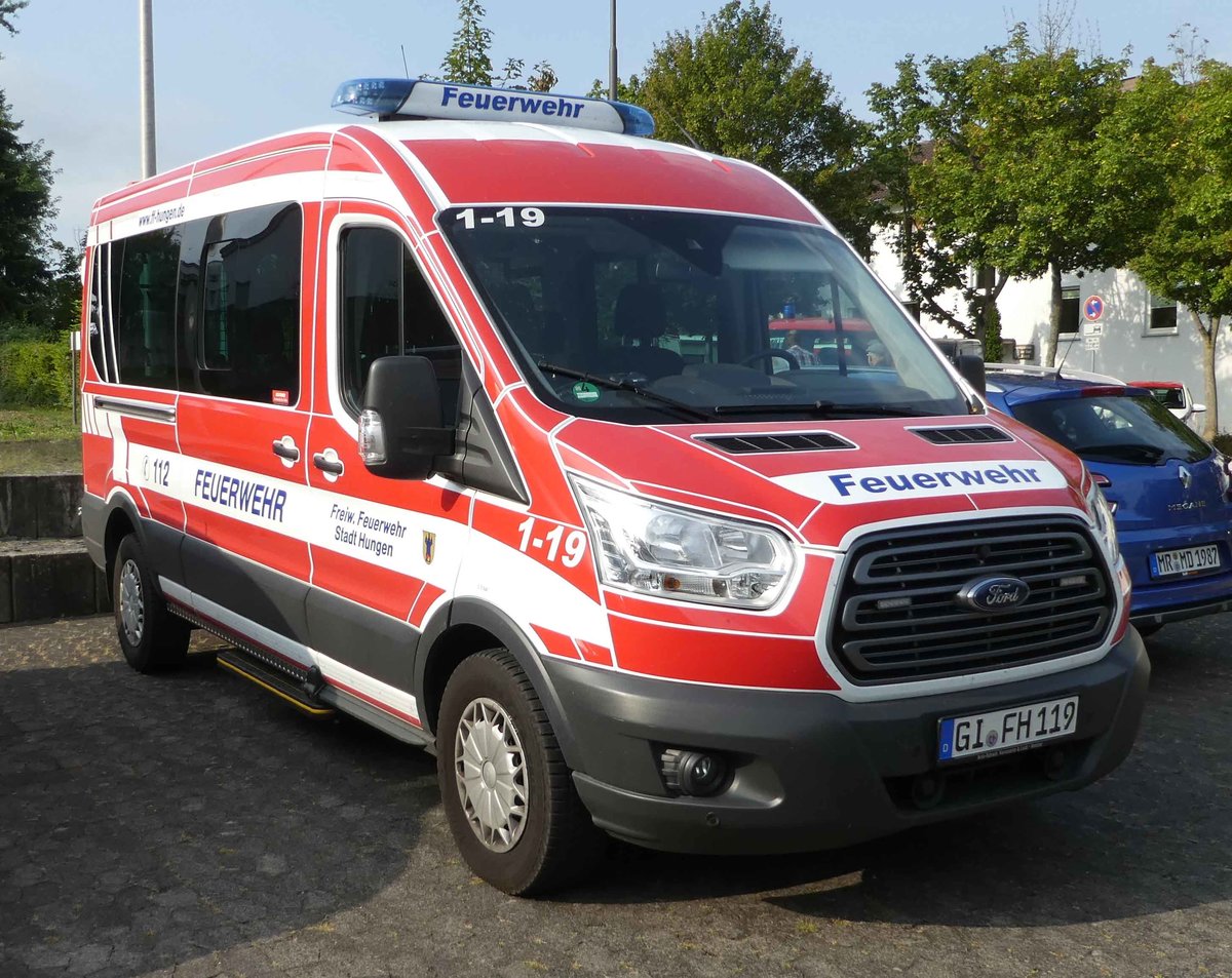 =Ford Transit als MTW der Feuerwehr HUNGEN steht in Hünfeld anl. der Hessischen Feuerwehrleistungsübung 2019, 09-2019