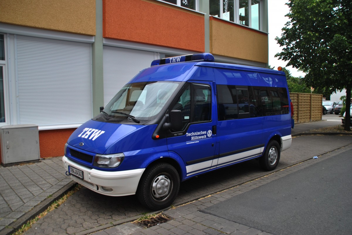 Ford Transit, des THw´s in Lehrte, am 31.05.2015 beim Maibummel.