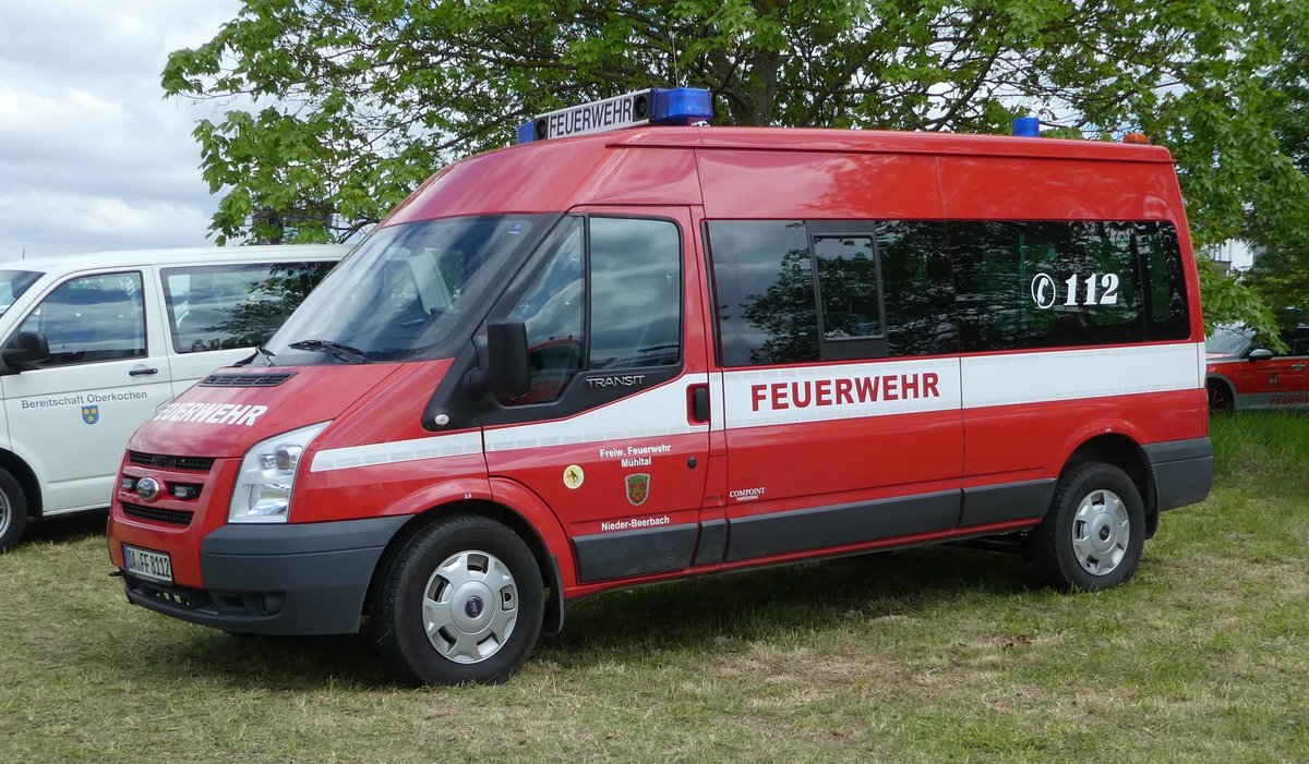 =Ford Transit der Feuerwehr MÜHLTAL NIEDER-BEERBACH, abgestellt auf dem Besucherparkplatz der Rettmobil 2019 in Fulda, 05-2019