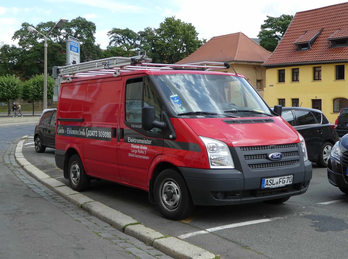 =Ford Transit der Firma  GRUBE  steht in Aschersleben, Juli 2016