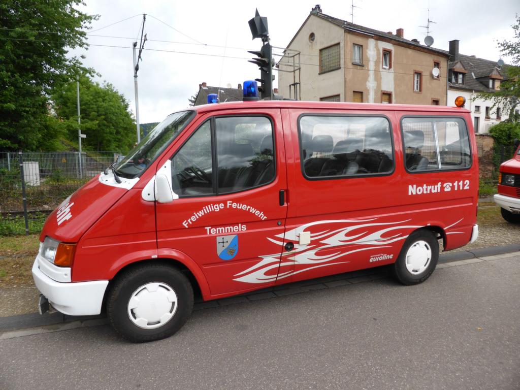 Ford Transit MTF der Freiwilligen Feuerwehr Temmels beim Tag der offenen Tür der Feuerwehr Konz am 13.06.2015
