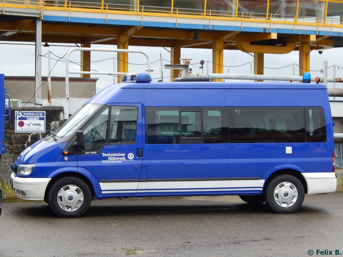 Ford Transit vom THW im Stadthafen Sassnitz am 22.10.2016