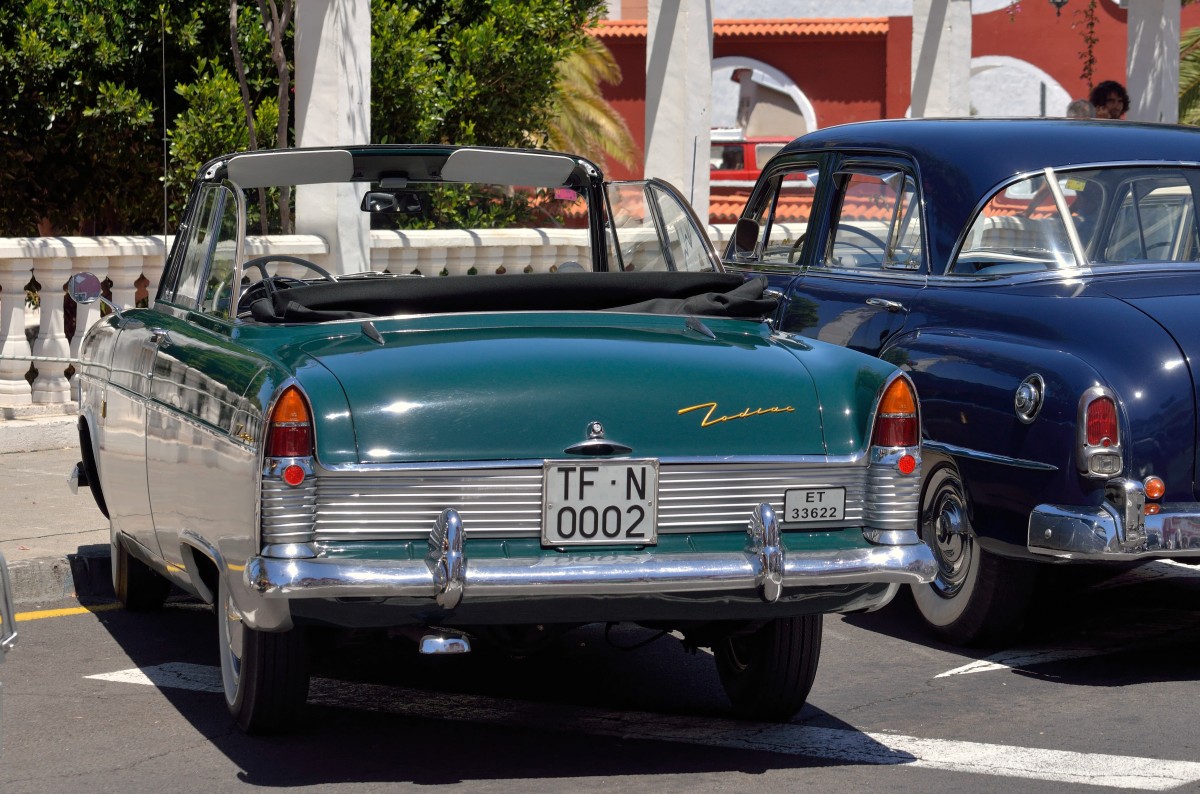 Ford Zodiac der Serie III aus englischer Produktion, 1962 -1967, Oldtimershow in El Paso, La Palma, Kanaren, 17.08.2014