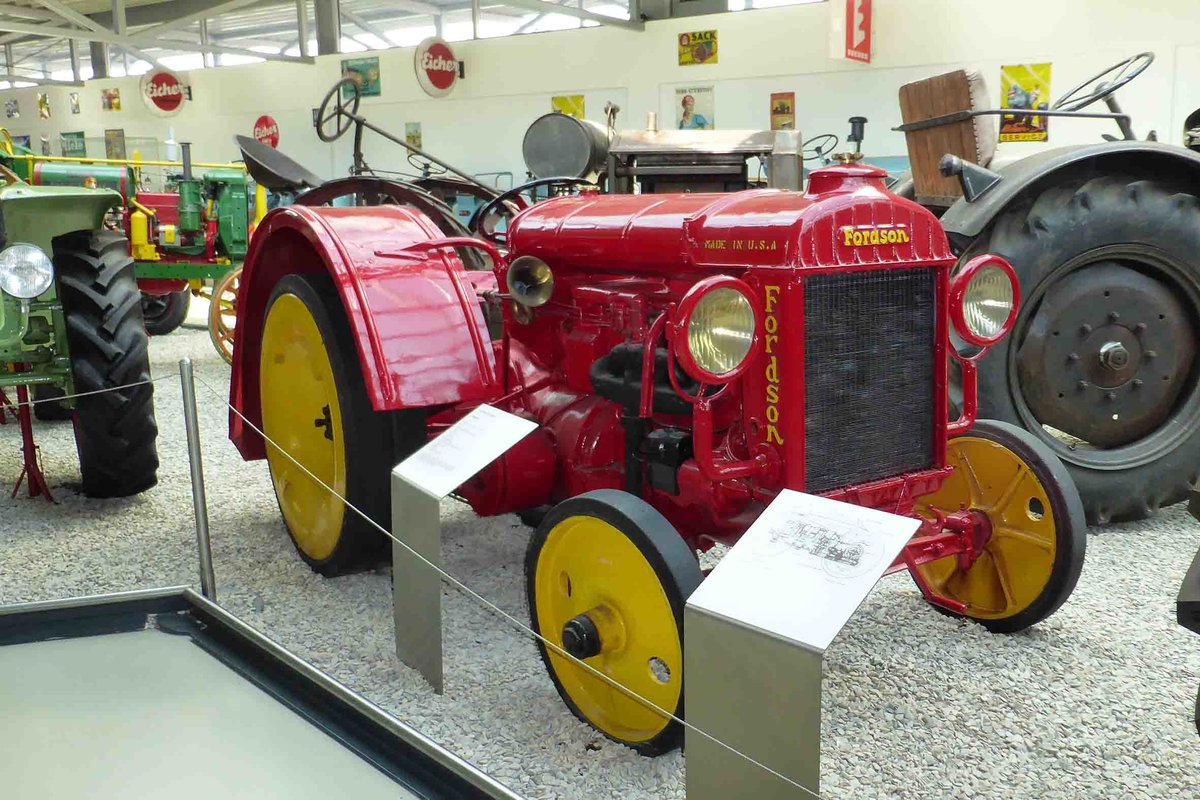 Fordson, präsentiert im Deutschen Traktorenmuseum in Paderborn, April 2016