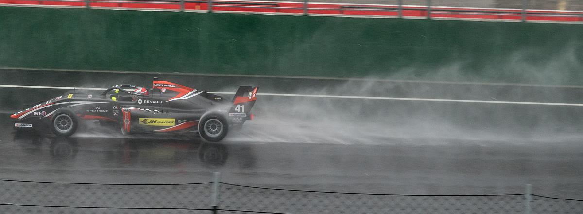 Formel Renault Rennwagen auf dem Hungaroring beim Blacpain GT Series (September, 2019).