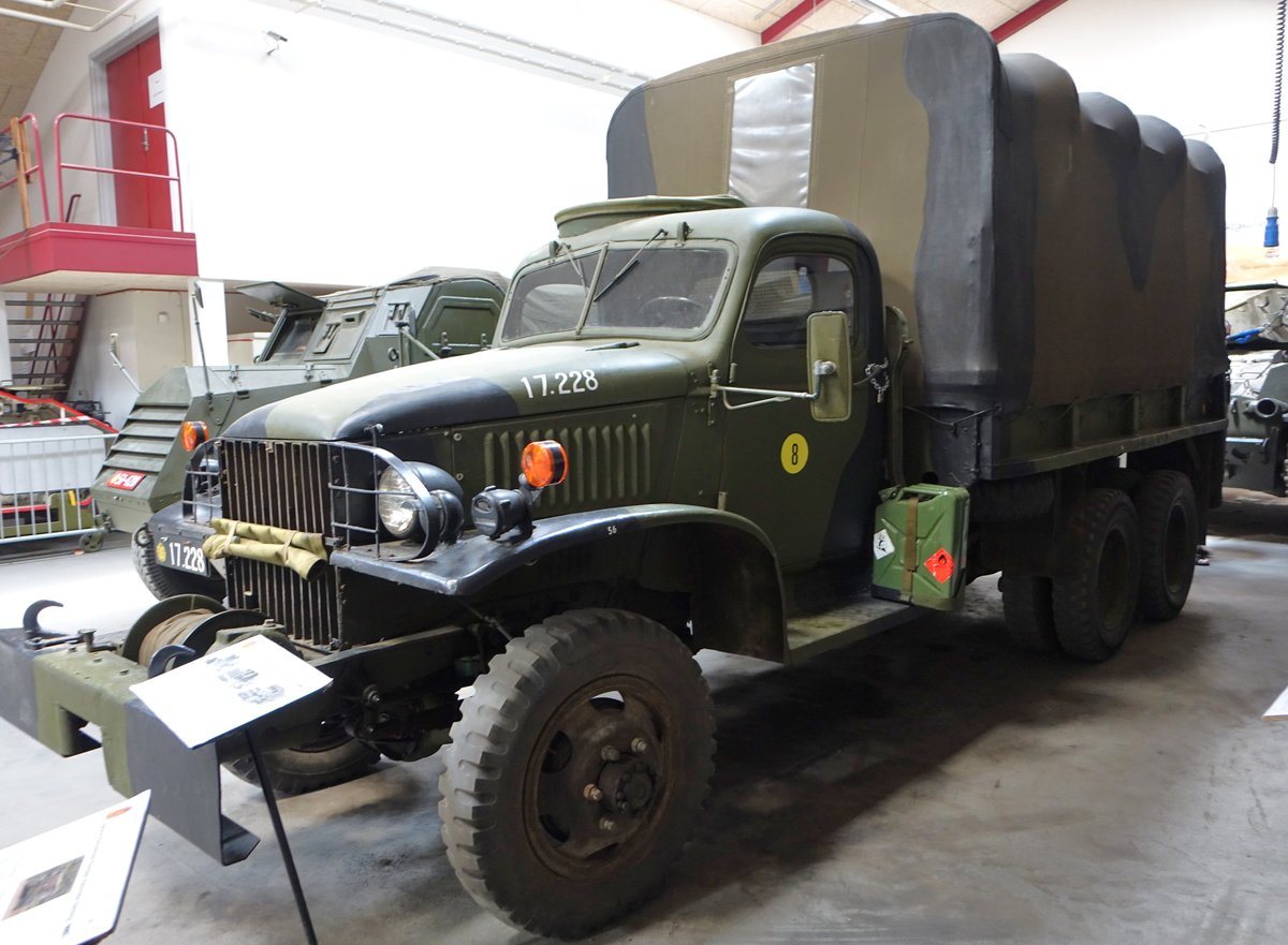 GMC 2 1/2 to. Truck, Luftabwehr Mechaniker Fahrzeug der dänischen Armee, Baujahr 1951, Dänisches Feuerwehr- und Panzermuseum Oksbol (26.07.2019)