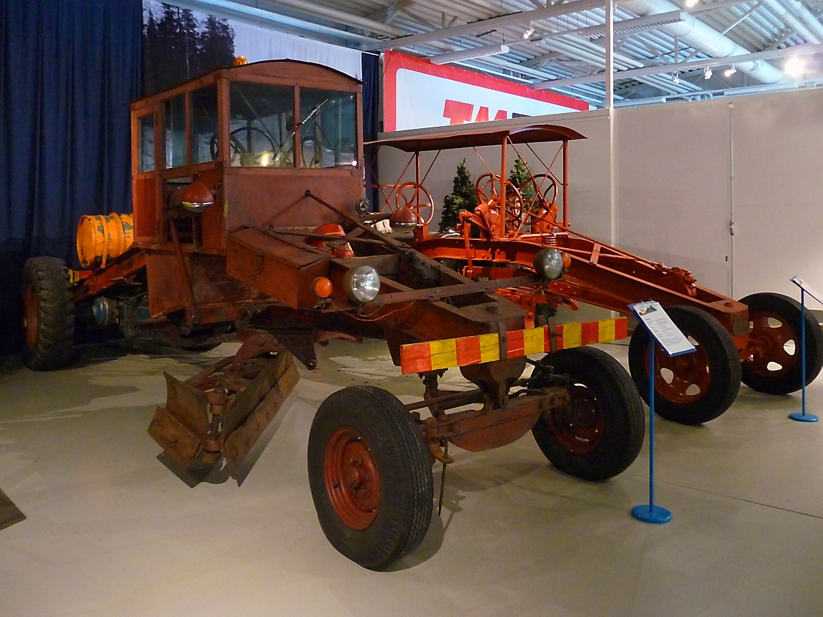 Grader, Mobilia Automuseo, Kangasala, Finnland, 14.4.2013