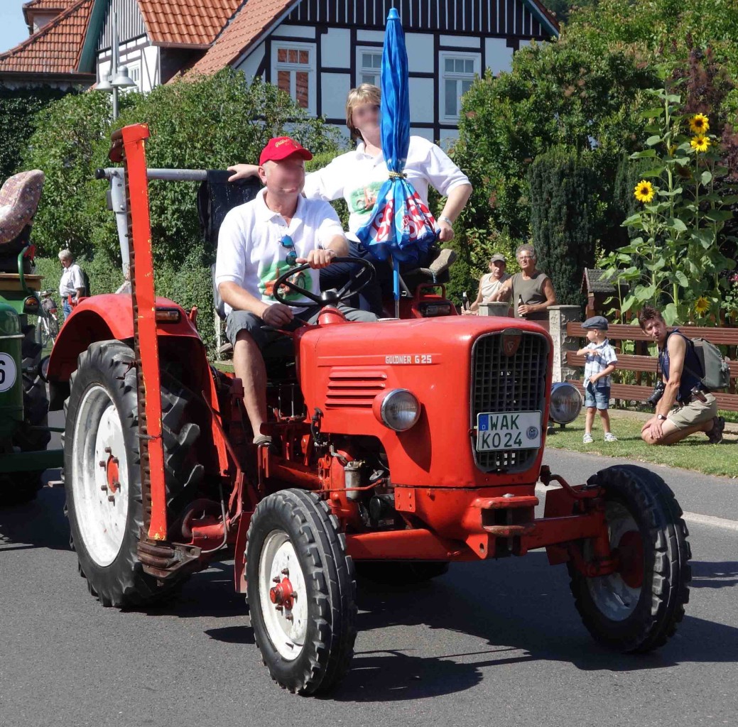 Güldner G 25 unterwegs beim Festzug anl. der 2015er Oldtimerausstellung in Pferdsdorf/Thüringen, 08/2015