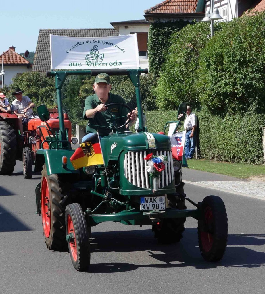 Güldner der Schlepperfreunde Vitzeroda unterwegs beim Festzug anl. der 2015er Oldtimerausstellung in Pferdsdorf/Thüringen, 08/2015