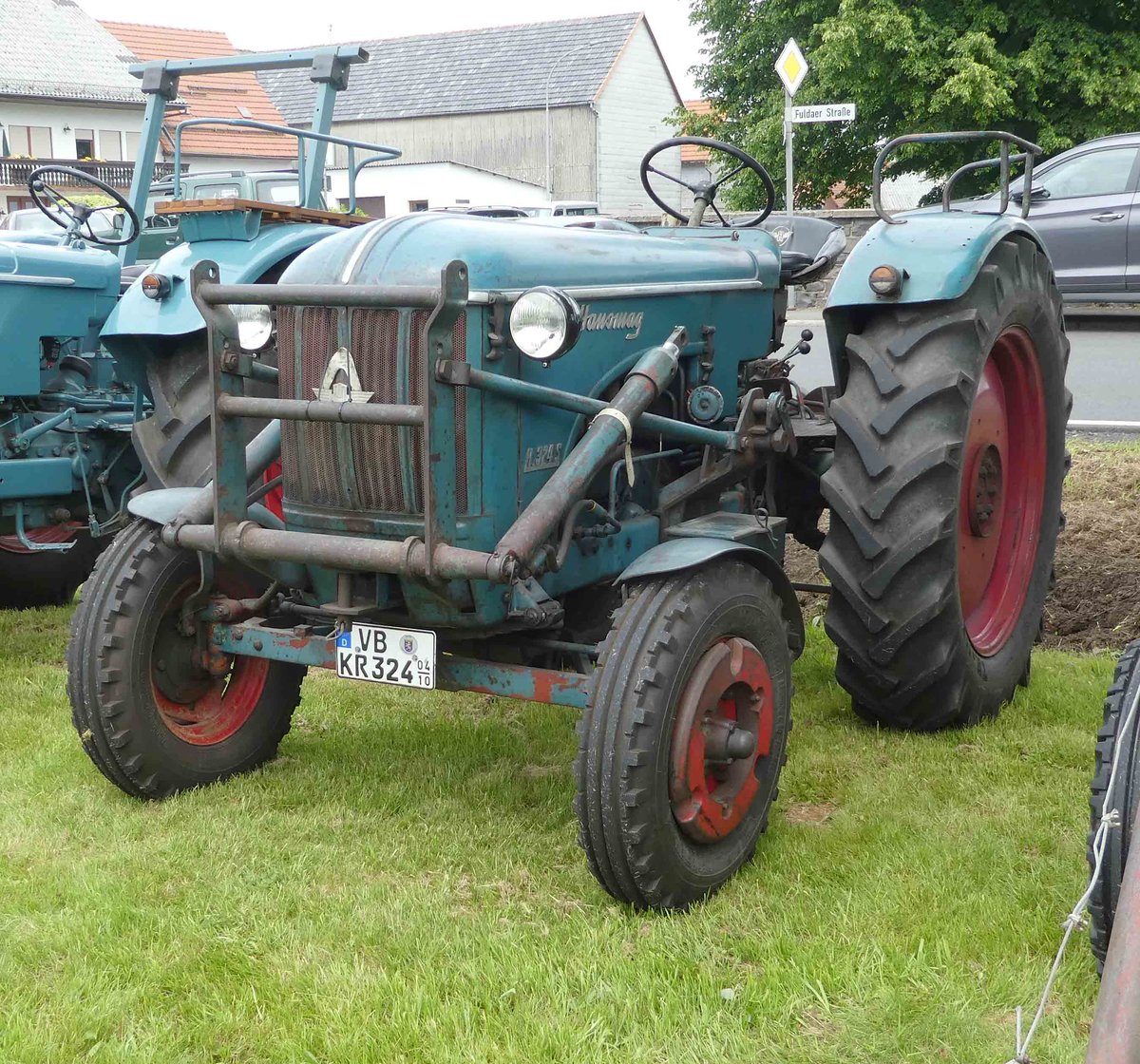 =Hanomag 324 S, ausgestellt bei der Oldtimeraustellung vom Landmännerverein Bermuthshain im Juni 2019