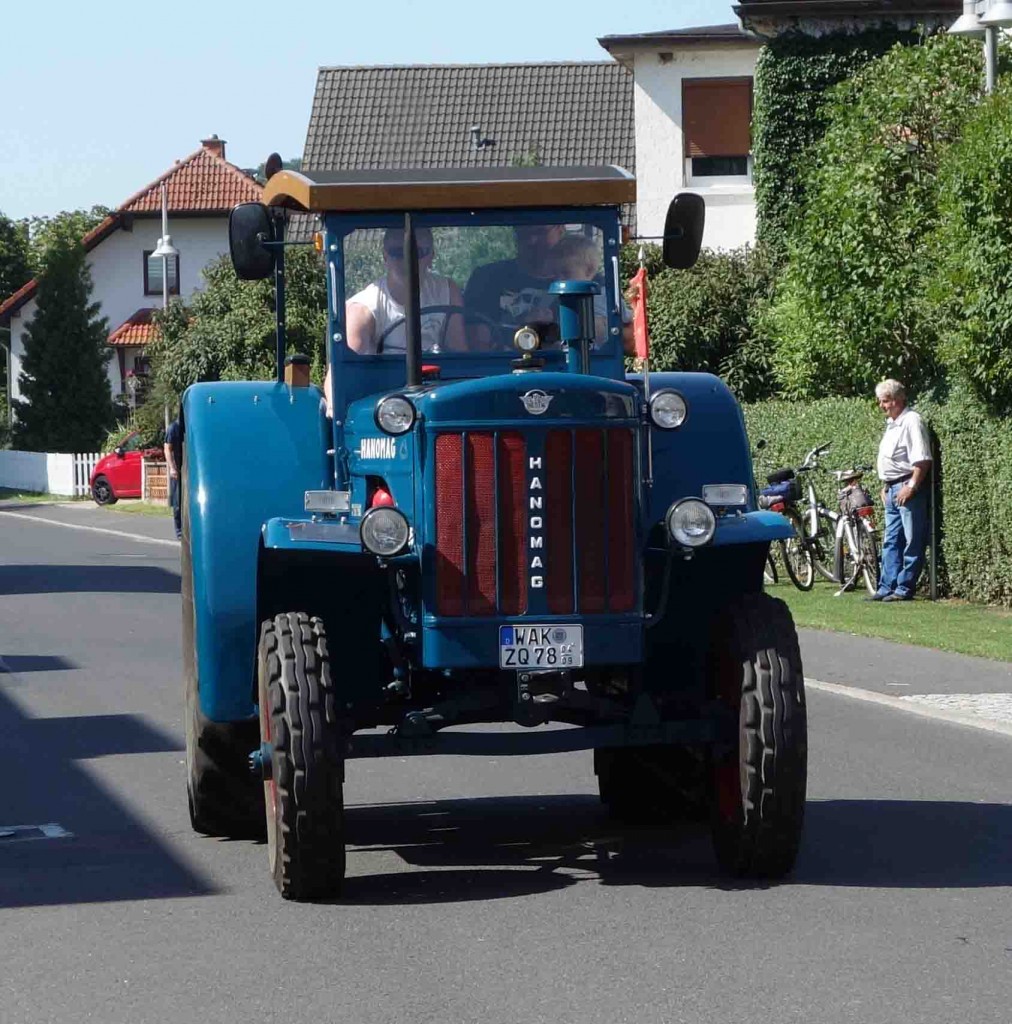Hanomag R 45, unterwegs beim Festzug anl. der 2015er Oldtimerausstellung in Pferdsdorf/Thüringen, 08/2015