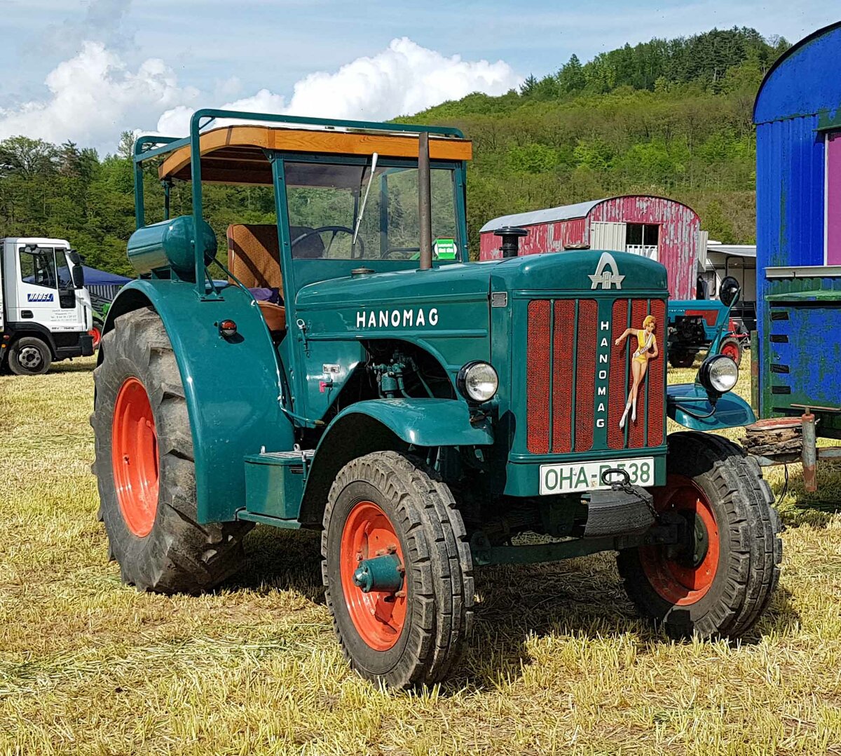 =Hanomag R 460, gesehen bei der Oldtimerausstellung der Traktorfreunde Wiershausen am Klostergut Hilwartshausen, 05-2023