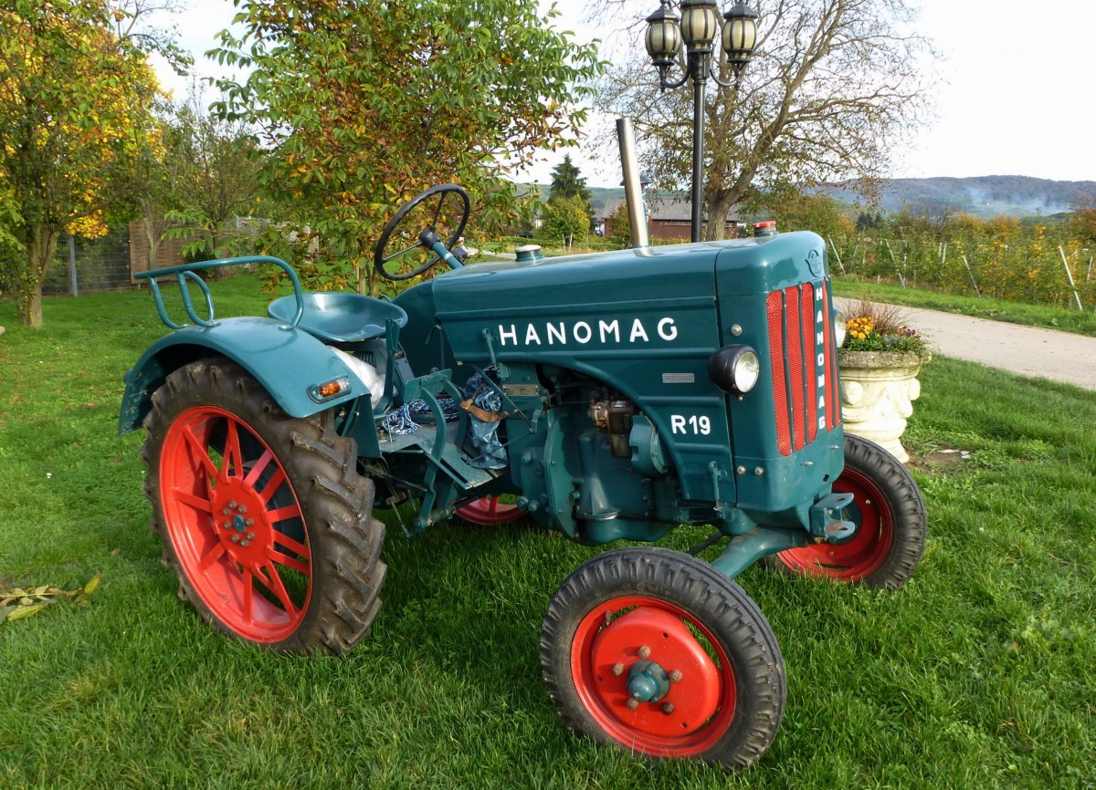 Hanomag R19, schn restaurierter Oldtimer von 1954, gesehen am Kaiserstuhl, Okt.2013