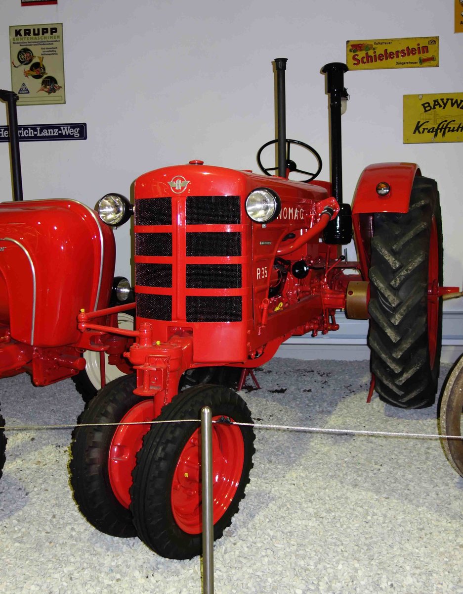 Hanomag R35, gesehen im Traktorenmuseum Paderborn im April 2016