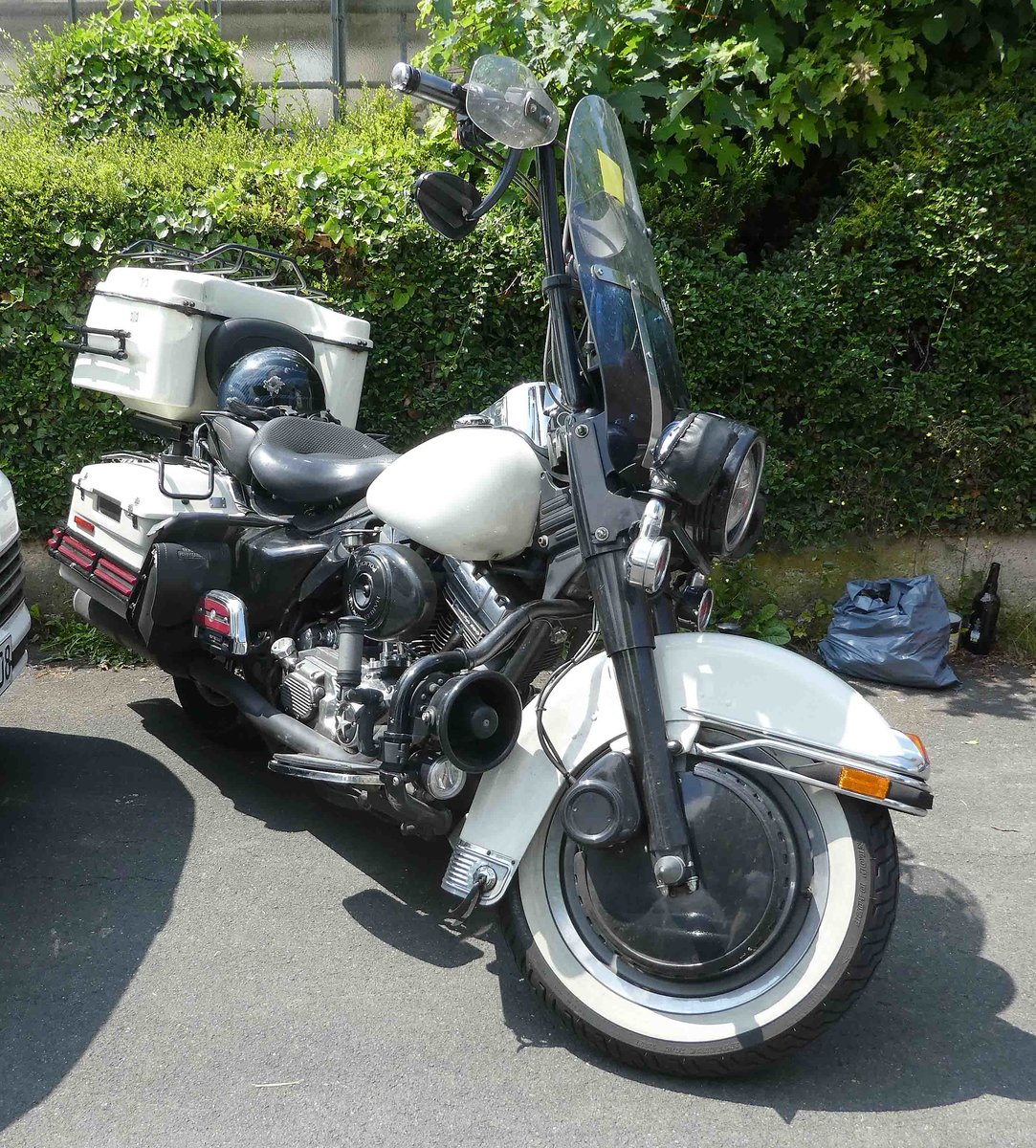 =Harley Davidson Police steht im Juni 2019 in Bad Camberg