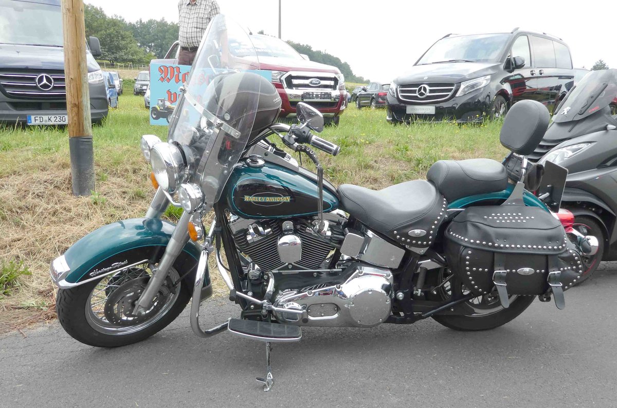=Harley Davidson, steht bei der Oldtimerausstellung in Uttrichshausen im Juli 2019