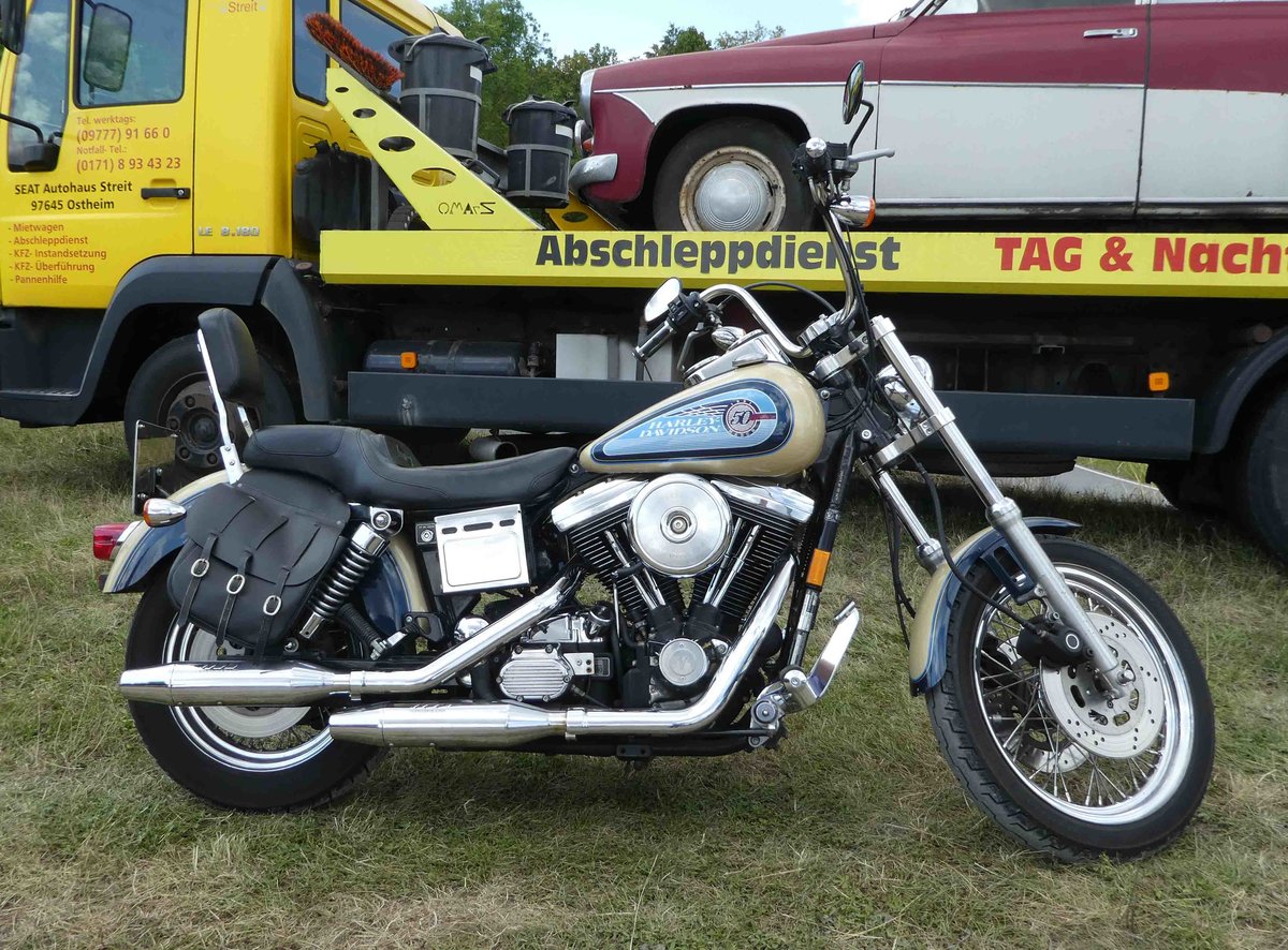 =Harley Davidson steht beim Oldtimertreffen in Ostheim, 07-2019