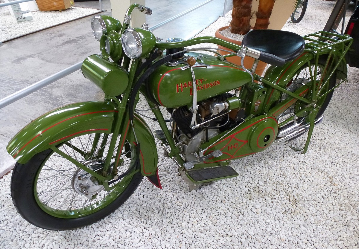 Harley Davidson Typ J, Baujahr 1929, V2-Zyl.Motor mit 1000ccm und 23PS, Technikmuseum Sinsheim, April 2014 