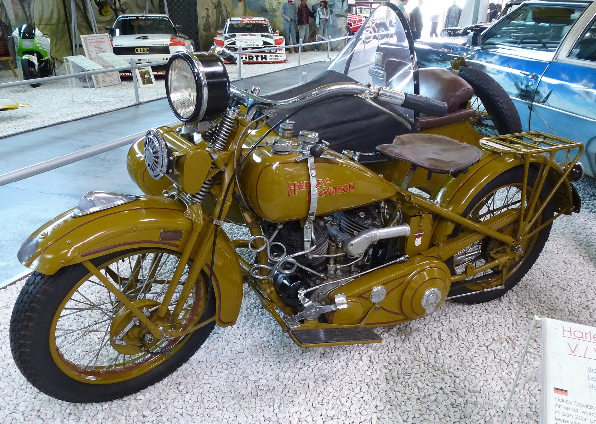 Harley Davidson V/VI Gespann, Baujahr 1931 28PS aus 1207ccm, Technikmuseum Sinsheim, April 2014