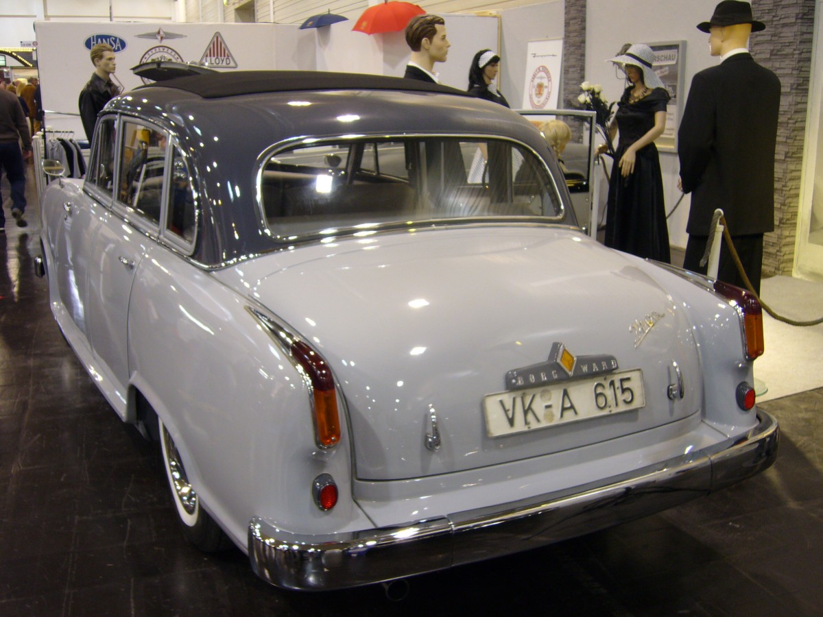 Heckansicht einer Borgward Hansa 2400 Pullmann Limousine. 1952 - 1958. Techno Classica am 18.04.2015.