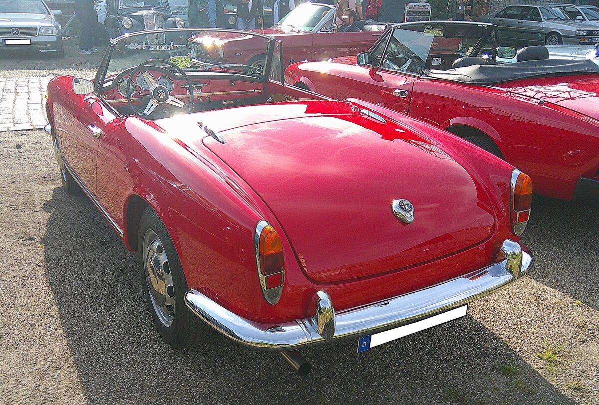 Heckansicht des Alfa Romeo Giulietta Spider aus dem Jahr 1962. Sammelplatz zur Landpartie des AMC M�lheim/Ruhr am 03.10.2026.