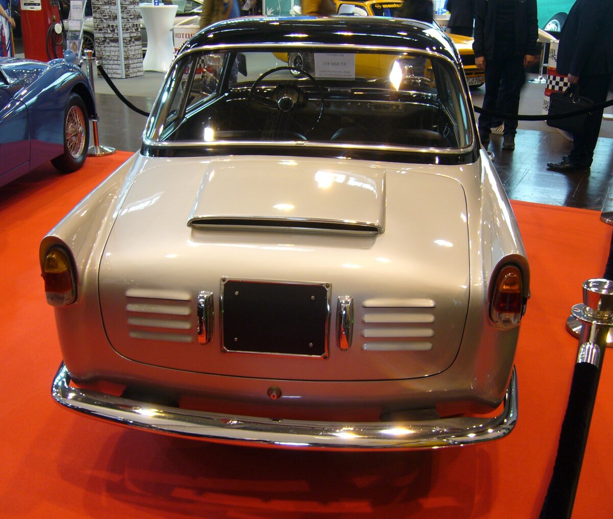 Heckansicht des Fiat 600  Granluce  Coupe mit Viotti Karosserie aus dem Jahr 1959. Techno Classica Essen am 13.04.2023.