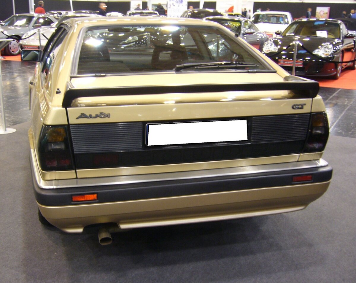 Heckansicht eines Audi B2 Coupe der Modelljahre 1984 bis 1987. Essen Motorshow am 06.12.2023.