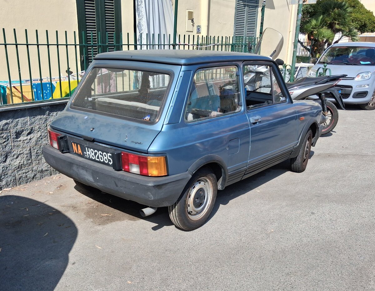 Heckansicht eines Autobianchi A112 Junior. Ischia Ponte/Italien am 09.09.2026.