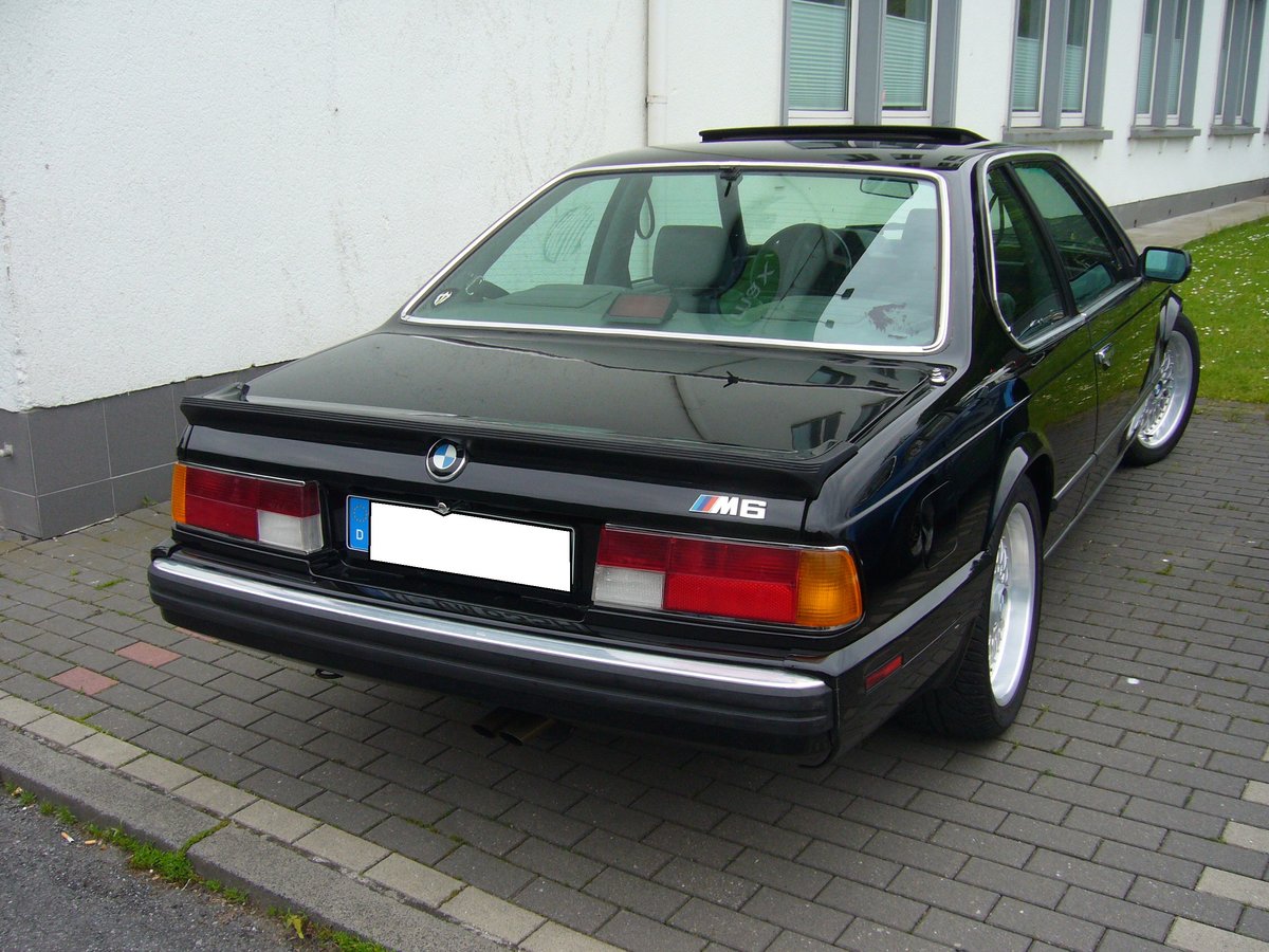 Heckansicht eines BMW E24 M 635CSi. 18. Prinz Friedrich Oldtimertreffen am 26.05.2019 in Essen-Kupferdreh.