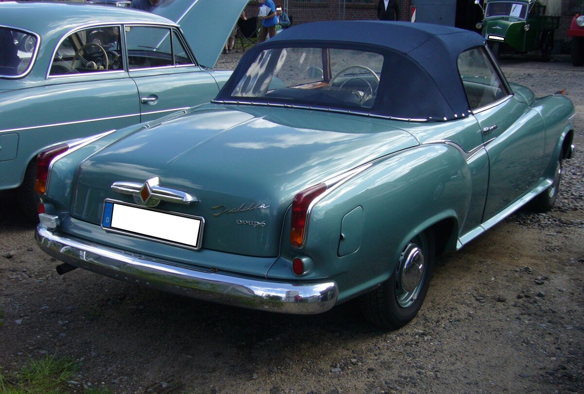 Heckansicht eines Borgward Isabella Cabriolets aus dem Jahr 1958. 50. Jahrestreffen der Borgward I.G. e.V. an der  Alten Dreherei  in Mülheim an der Ruhr.