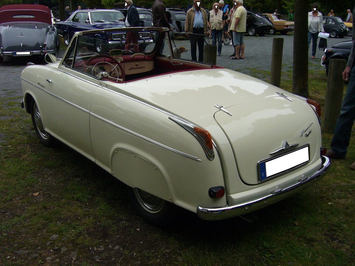 Heckansicht eines Cabrioletumbaus auf Basis eines Lloyd Alexander. Oldtimertreffen an der Galopprennbahn Krefeld am 16.07.2017.