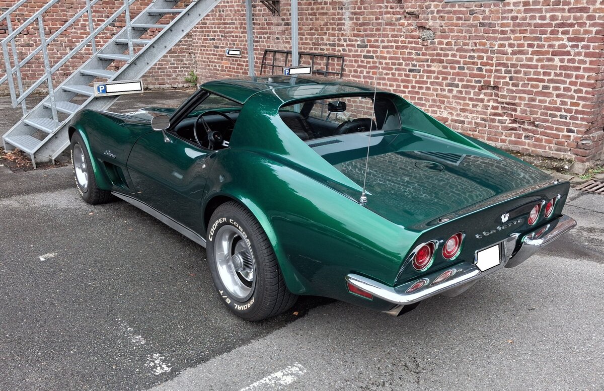 Heckansicht eines Chevrolet Corvette C3 Stingray aus dem Modelljahr 1973 im Farbton elkhart green. 13. Saarner Oldtimer-Cup am 30.08.2026 in M�lheim an der Ruhr/Saarn.