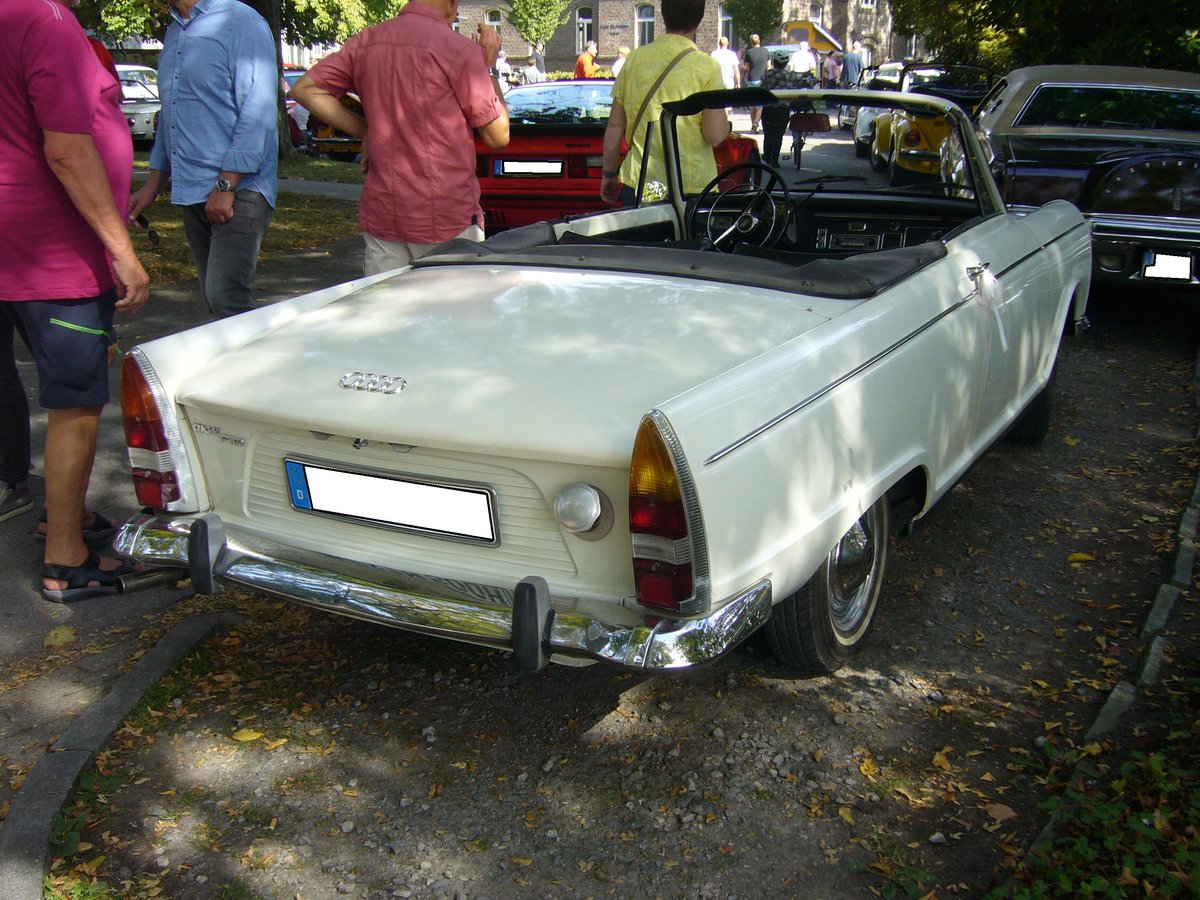 Heckansicht eines DKW F12 Roadster. Oldtimertreffen des Oldtimerclubs Schermbeck am 22.09.2019 in Lühlerheim.