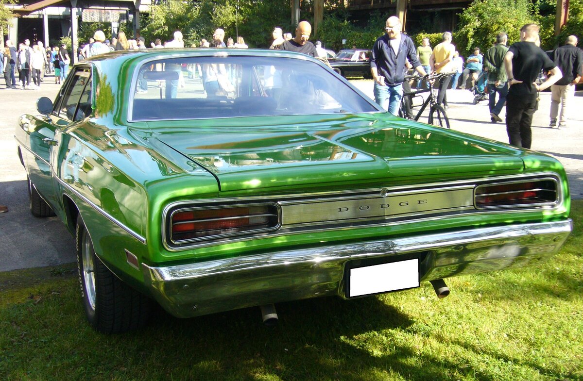Heckansicht eines Dodge Coronet 440 Coupe aus dem Jahr 1970. Altmetall trifft Altmetall am 01.10.2023 im LaPaDu Duisburg.