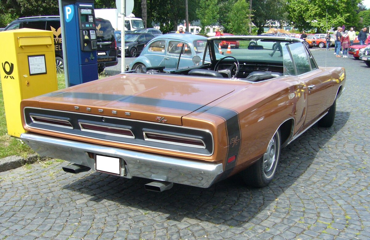 Heckansicht eines Dodge Coronet R/T Convertible aus dem Modelljahr 1969. Oldtimertreffen Flughafen Essen/Mülheim am 06.06.2022.
