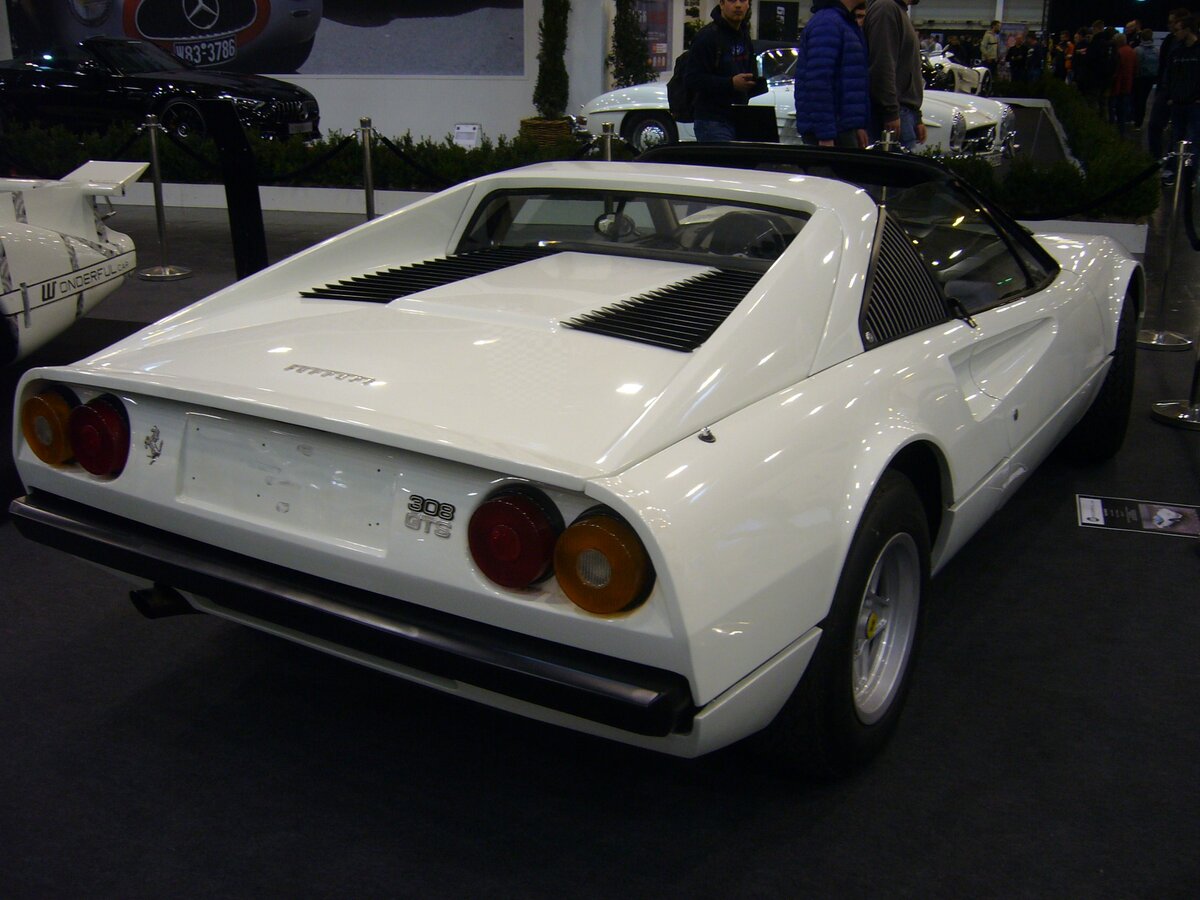 Heckansicht eines Ferrari 308GTS aus dem Jahr 1978. Essen Motor Show am 06.12.2022.