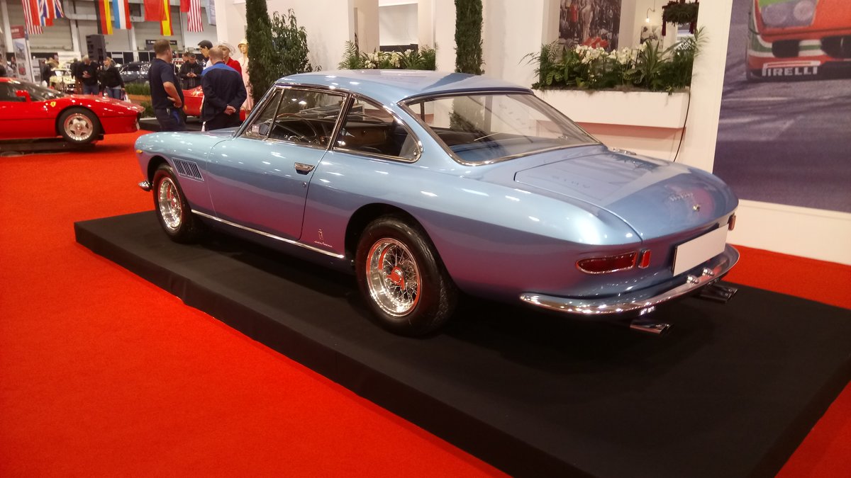 Heckansicht eines Ferrari 330 GT 2+2 der ersten Serie. 1964 - 1965. Essen Motor Show am 30.11.2016.