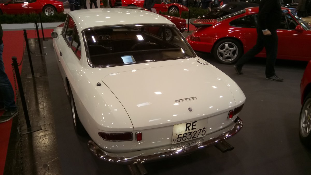 Heckansicht eines Ferrari 330 GTC. 1966 - 1968. Essen Motor Show am 30.11.2016.