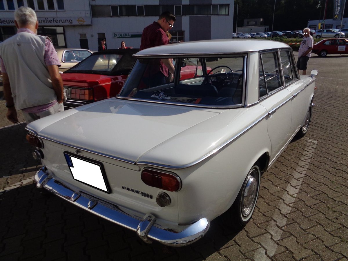 Heckansicht eines Fiat 1500. 1964 - 1967. Oldtimertreffen bei Opel van Eupen in Essen am 24.09.2016.