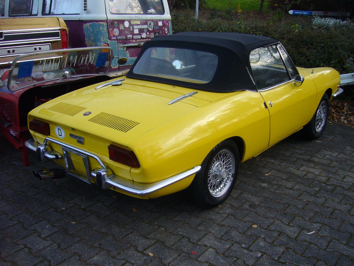 Heckansicht eines Fiat 850 Sport Spider aus dem Jahr 1972. Essen Kettwig am 15.11.2020.