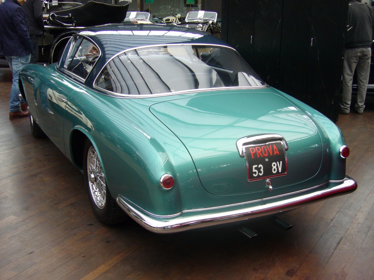 Heckansicht eines Fiat 8V Vignale Coupe. 1952 - 1955. Classic Remise Düsseldorf am 13.04.2014.